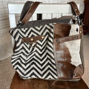 Myra Crossbody